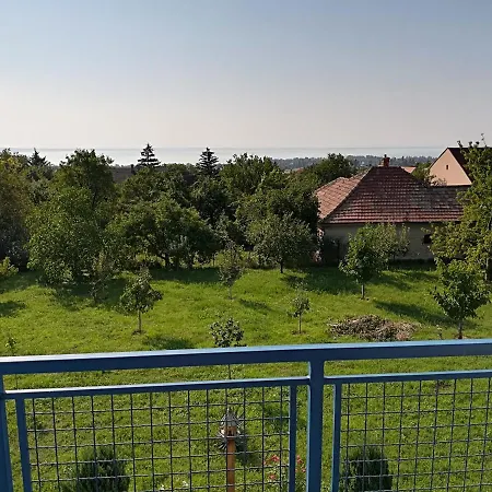 Robert Apartmant Balatonalmadi Exterior photo
